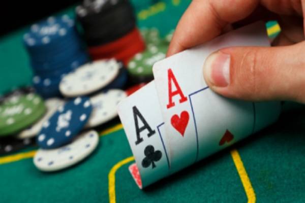 Bí quyết chiến thắng Poker trong casino online