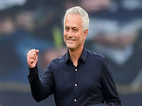 Huấn luyện viên José Mourinho 