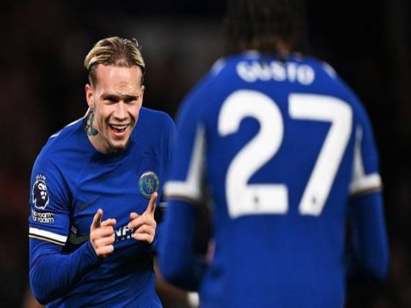 Chelsea thắng nhờ quả pen phút 89