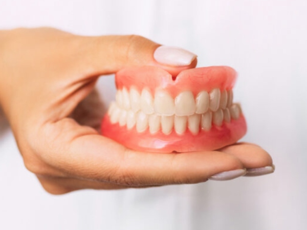 Ngủ mơ thấy răng giả có phải điềm báo xui xẻo?
