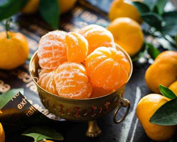 Ngủ mê thấy bóc vỏ quýt