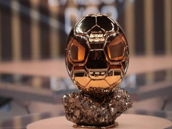 Kích thước, giá trị Quả bóng Vàng 2022