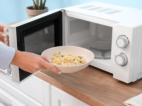 Khám phá nhiều điềm báo khi ngủ mơ thấy lò vi sóng