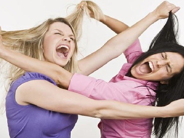 Nằm mơ thấy bị đánh ghen là điềm gì, nhắc nhở gì?