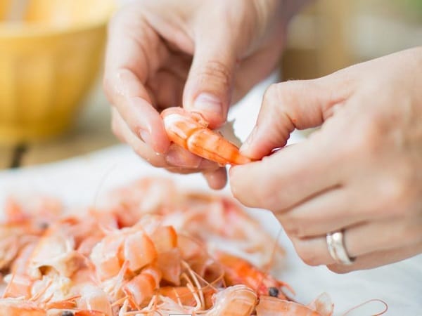 Ý nghĩa chung của giấc mơ thấy ăn tôm