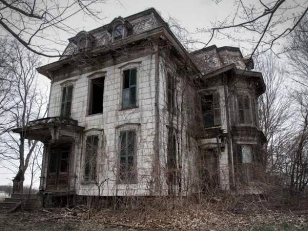 Nằm mơ thấy nhà hoang là điềm lành hay dữ, số gì hên?